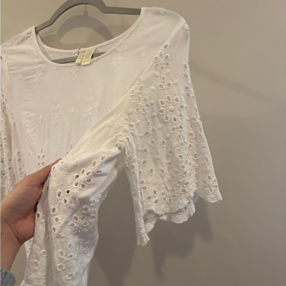 White Eyelet Lace Cropped Top! - Picture 2 of 5